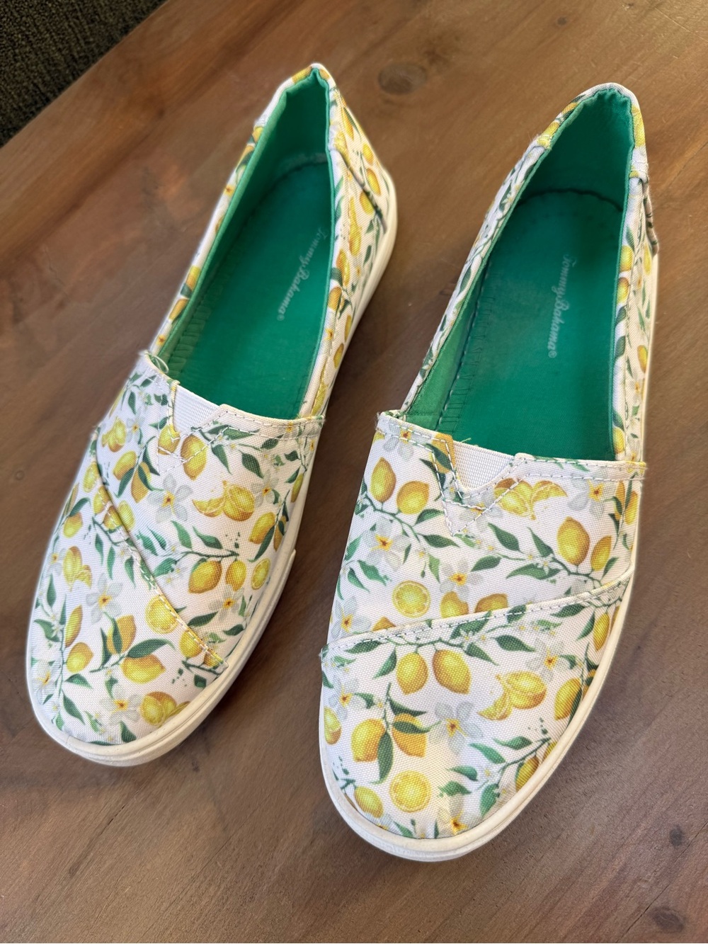 Tommy Bahama cotton sneakers size 9